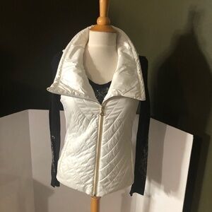 Andrew Marc NY Off White Puffer Vest Size S EUC